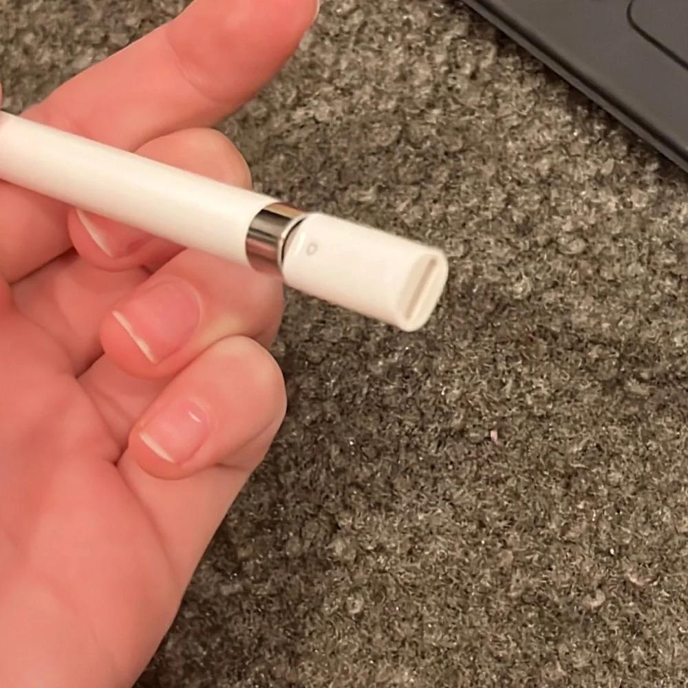SMART KEYBOARD AND APPLE PENCIL